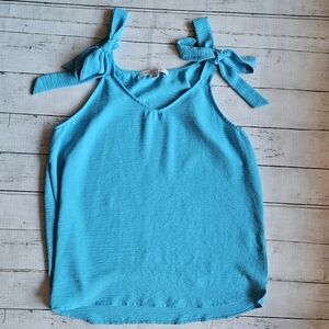 Good Days Only Blue‎ Bow Tank Size Medium